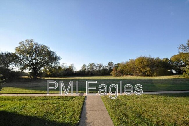 Photo - 3002 Calvin Dr