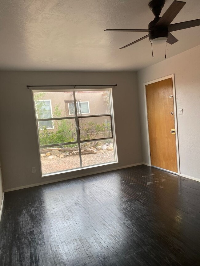 Photo - 402 E 18th St Unit 402 1/2