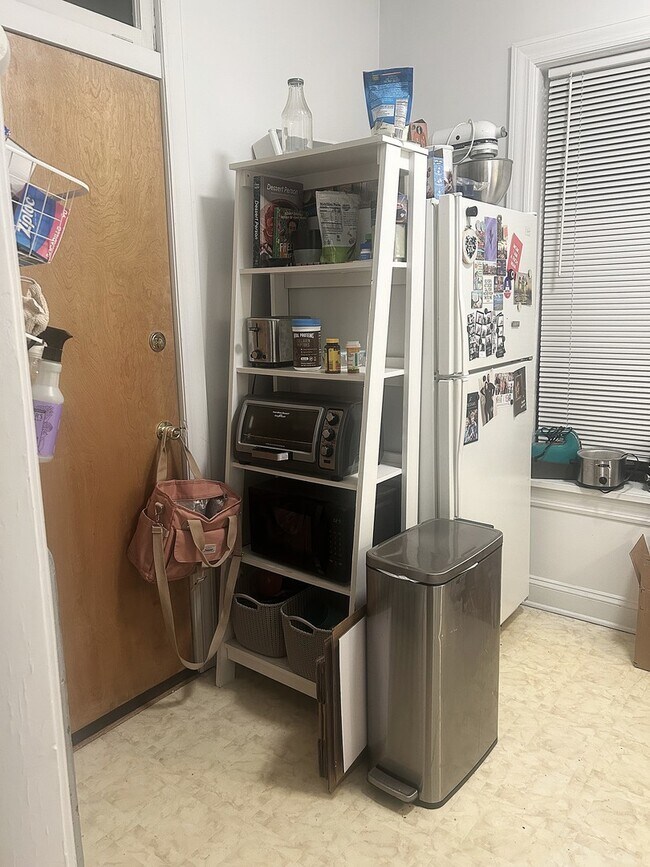Photo - 709 W Cornelia Ave Unit 1R
