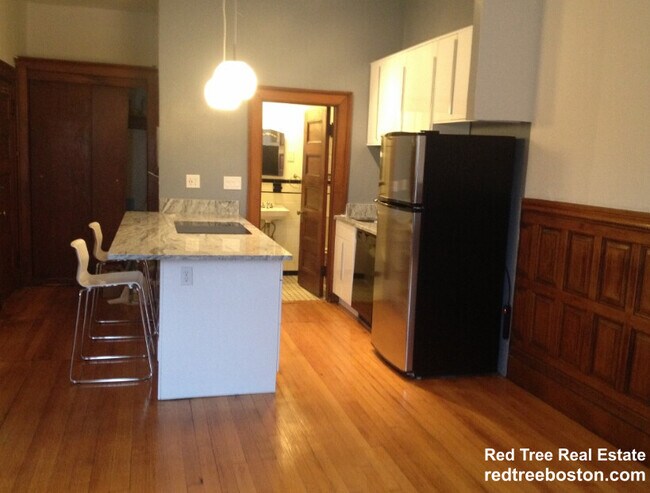 Photo - 849 Beacon St Unit 2