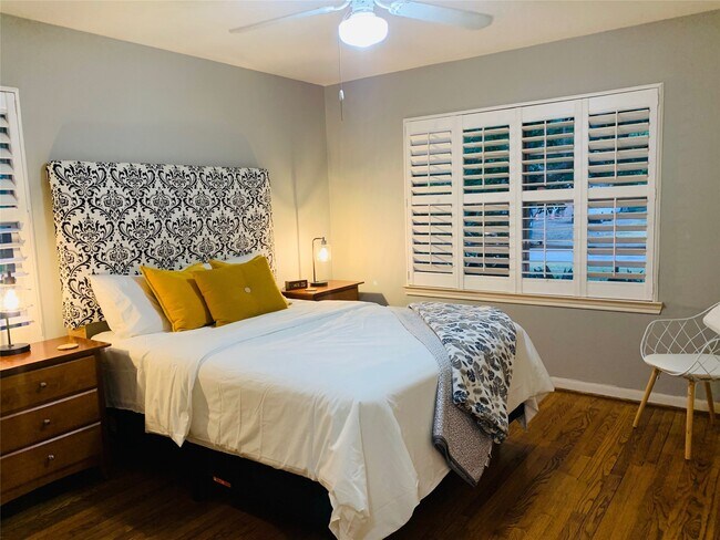 Photo - 9626 Long Branch Ln