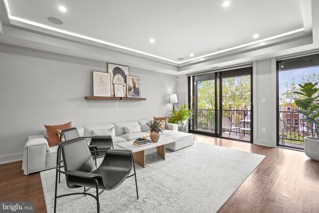 Building Photo - 1201 Kenyon St NW Unit 5 Rental