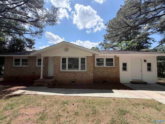 Building Photo - 2205 Glen Iris Rd NW