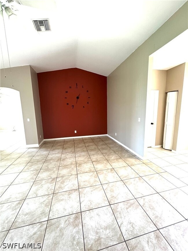 Photo - 286 Justene Cir