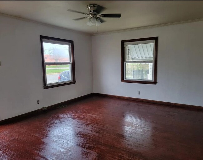 Photo - 2001 Lodge Ave