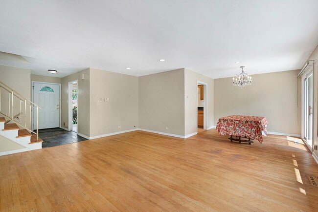 Photo - 146 Millbrook Ln