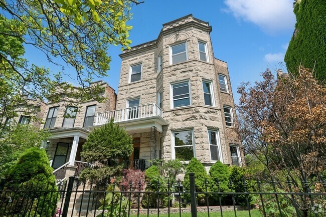 Building Photo - 1408 W Belle Plaine Ave Rental