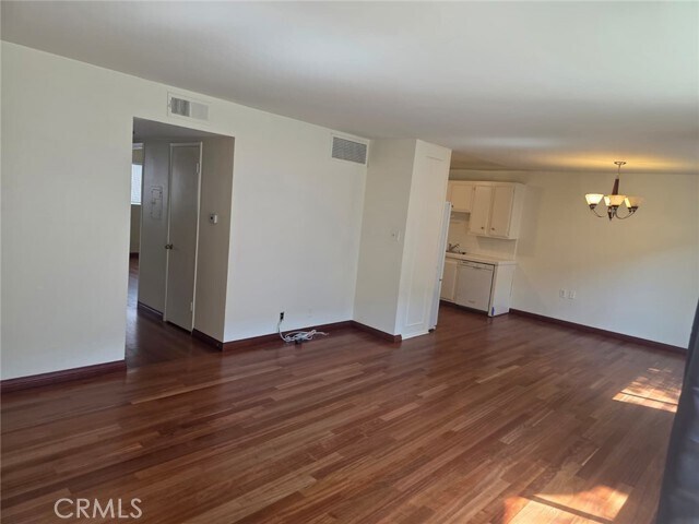 Photo - 18601 Collins St Unidad D7