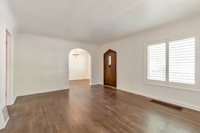 Photo - AVAILABLE NOW - Charming Sugar House Bungalow