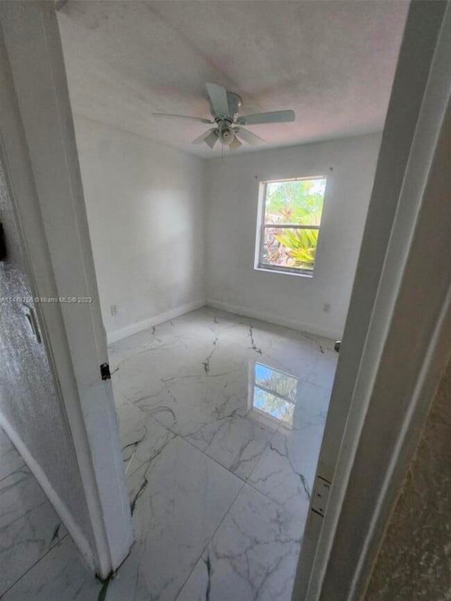 Photo - 1420 N 70th Ave