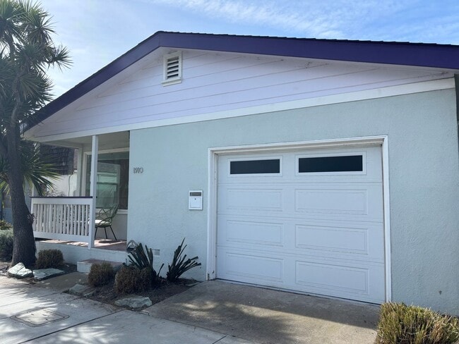 Building Photo - Charming 2 Bedroom Ranch Style