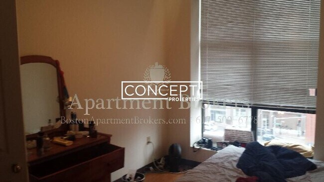 Building Photo - 81 Essex St Unit 64