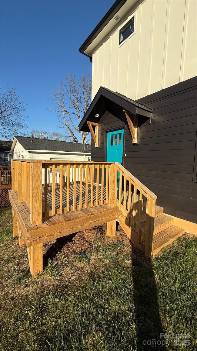 Photo - 19815 N Ferry St