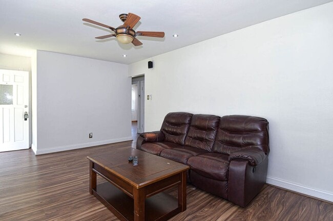 Photo - 9310 Radio Dr