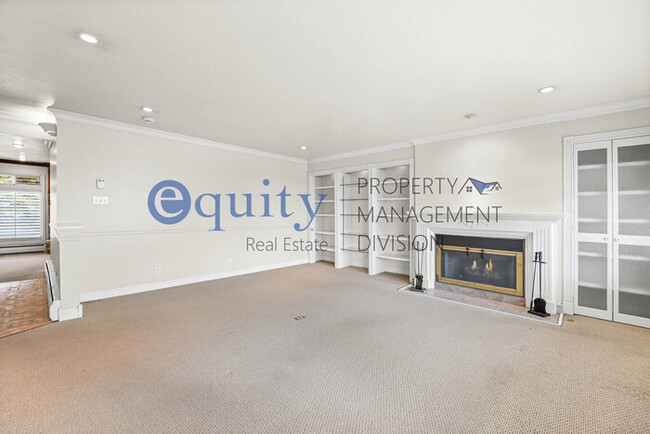 Photo - 1941 E Woodside Dr