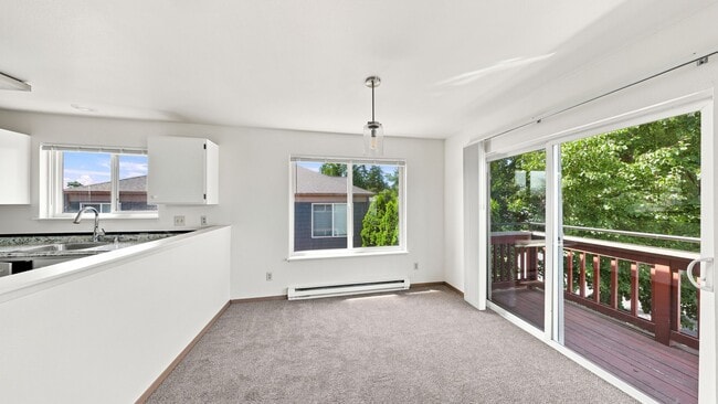 Photo - 2 Bed 1 Bath - Pet Friendly - Central Location - Near Shopping - NAS Whidbey Unit #B101 [?150][*20109399]