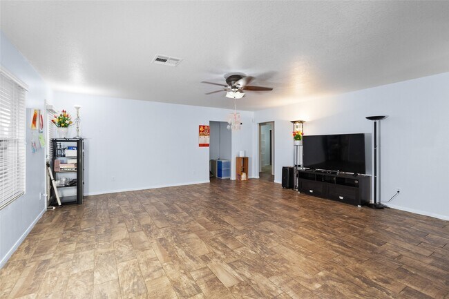 Photo - 16882 Blackberry Lily Ln