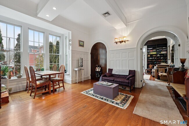 Photo - 591 Orange St Unit 1