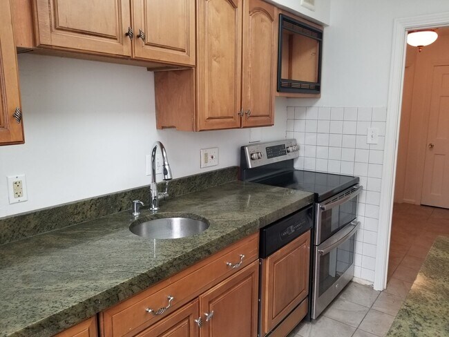 Photo - 2 bedroom Mayflower Condo for Rent