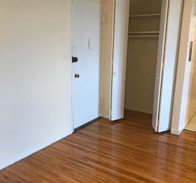 Photo - "Charming 1-Bedroom Haven with Granite Touches & Gleaming Hardwood - 800 Sq Ft Gem in The Bronx!"