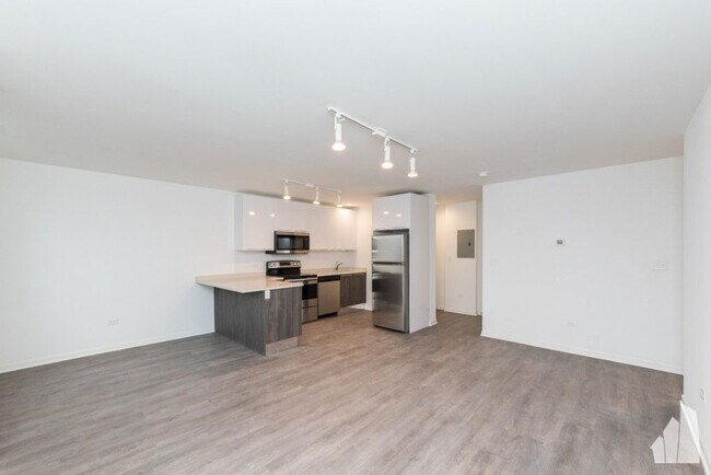 Photo - 940 W Winona St Unidad 606