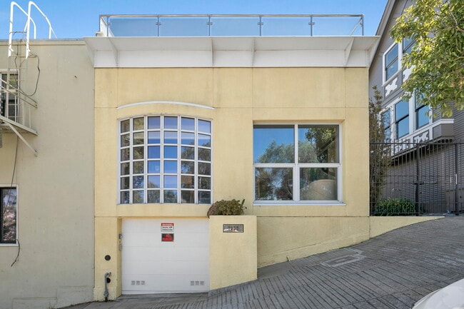 Building Photo - 2552 Hyde St Rental