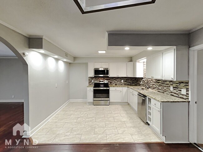 Photo - 2141 Province Ln