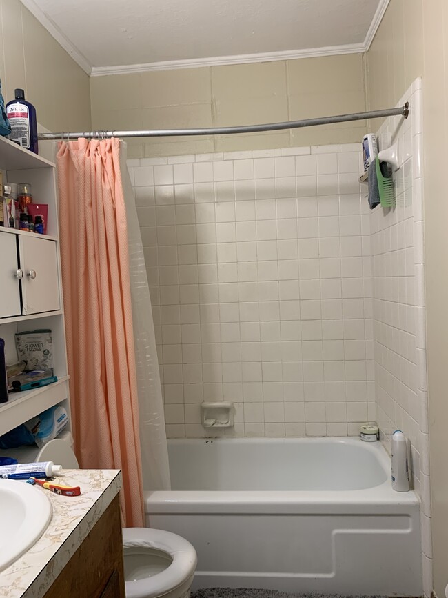 Photo - 204 Boxtel St Unidad A