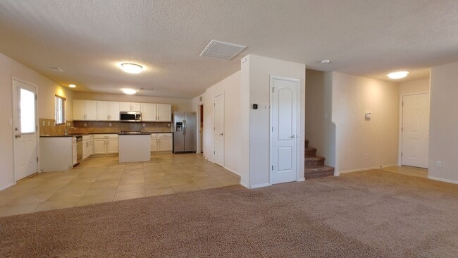 Photo - 573 Creekside Ave SW