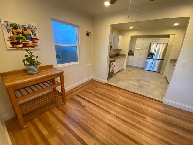 Photo - 3654 52nd St