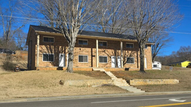 Building Photo - 2 bed/ 1.5 Bathroom Townhouse Church Hill,...