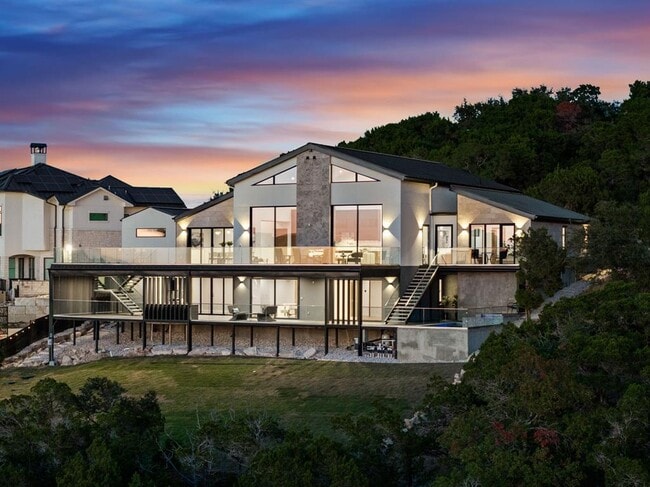 Photo - 2714 Lakehurst Rd