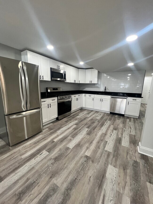 Photo - 3748 W Windsor Ave Unidad G