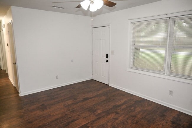 Photo - 2031 Wellborn Dr