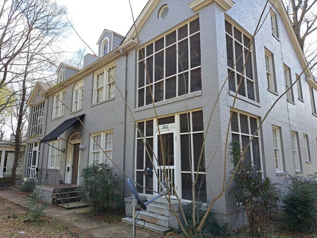 906 E Fairview Ave Unit 906