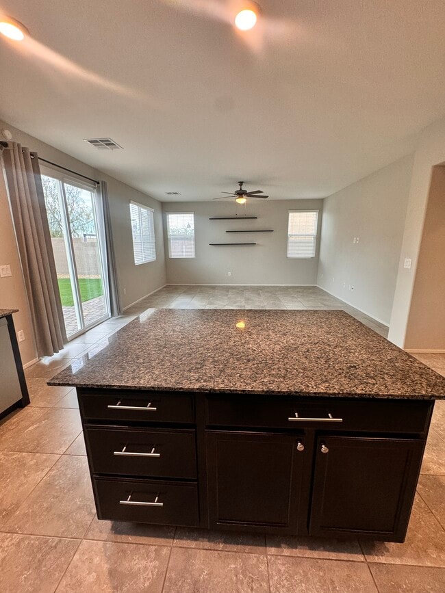 Photo - 4018 White Opal St