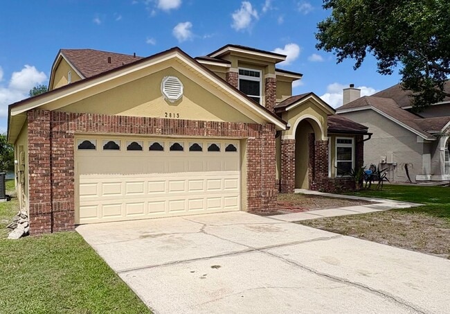 Building Photo - Beautiful 4BR/2.5BA Water View Home - Deer Hollow in the Deerfield Community!