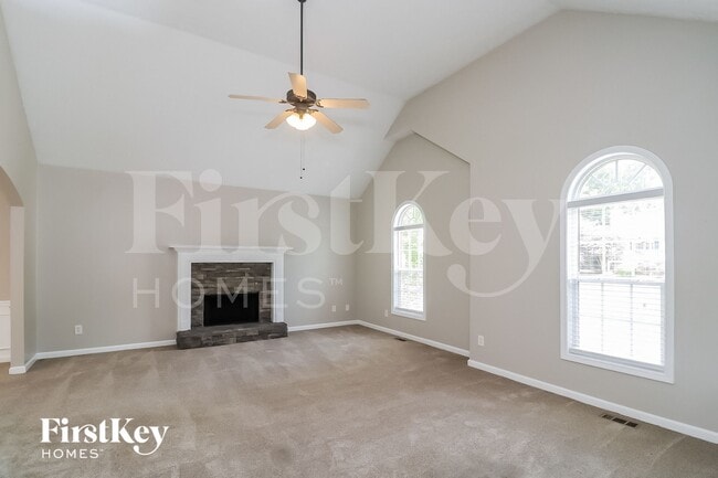 Photo - 208 Moore Valley Way