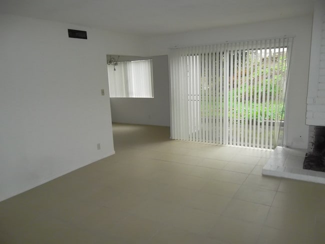 Living Room - 1857 W Malvern Ave Unit 1
