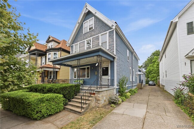 Photo - 304 W Delavan Ave