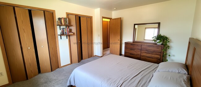 Photo - 709 Golden West Dr Unit B