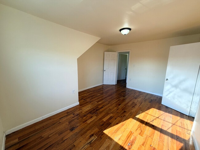 Photo - 113 Delavan Ave