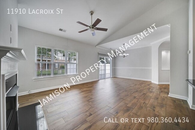 Photo - 11910 Lacroix St