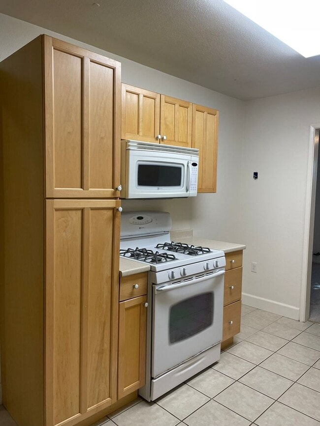 Photo - Cute Kutras Tract Home - Close to Aqua Golf