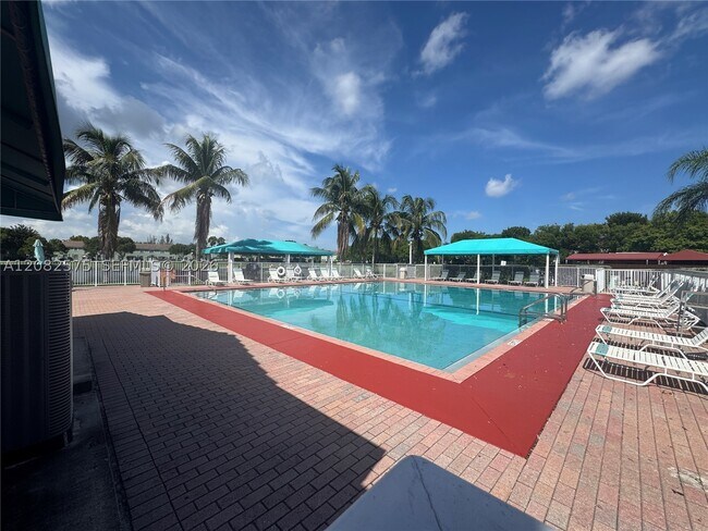 1666 SE 27th Ct Unit 109