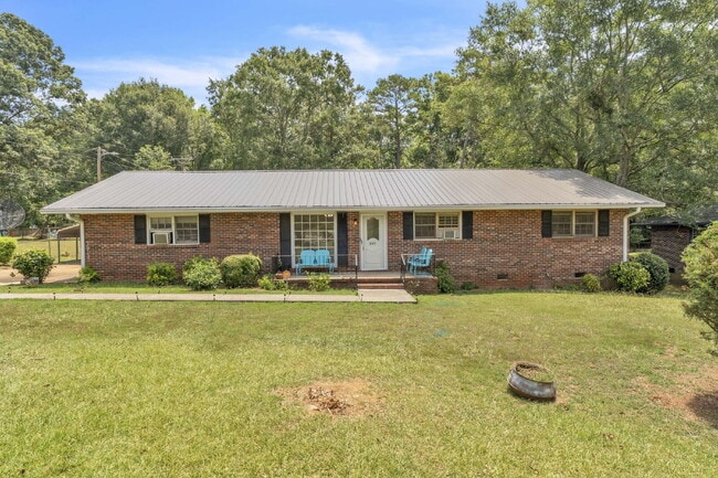 Charming 3-Bed, 2-Bath Haven in Anderson w... - Charming 3-Bed, 2-Bath Haven in Anderson w... Apartment