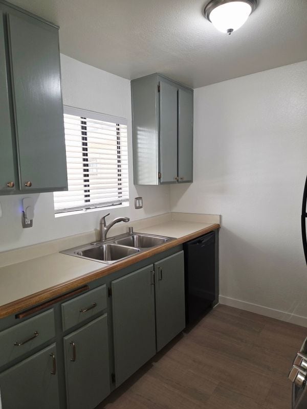 Photo - 2343 E 17th St Unidad 201