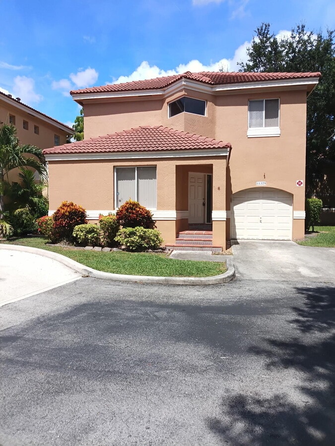 Photo - 11379 Lakeview Dr