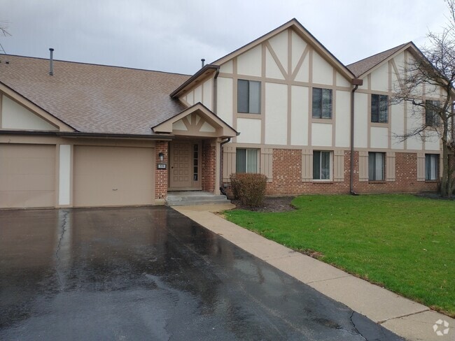 Building Photo - 936 Surrey Dr Unit 1A Rental