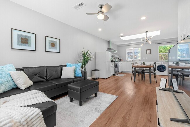 Photo - 2326 Cherry Ave Unidad ID1310560P